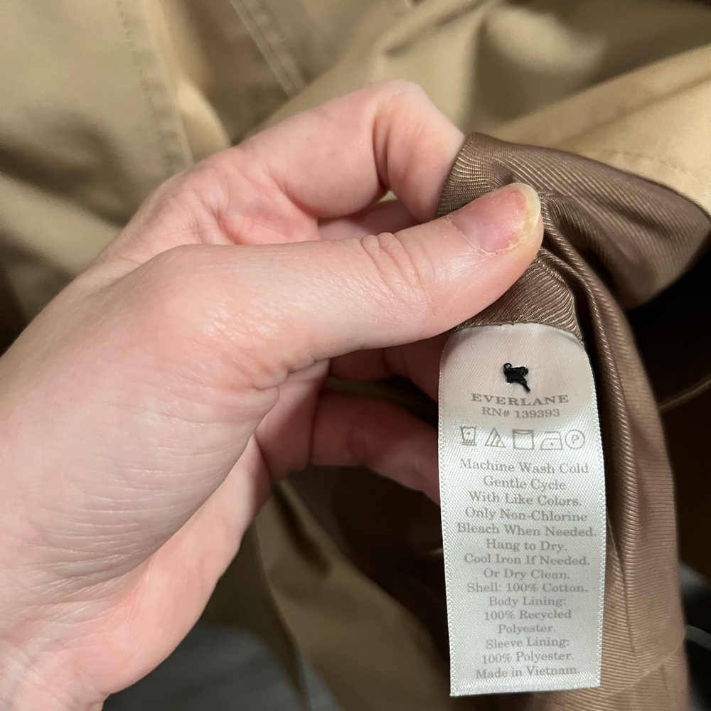 Everlane Women's Classic Tan Trench Coat - Picture 7 of 7